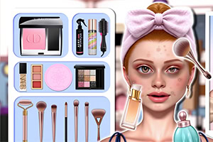 Close-up van een vrouw met roze haarband, make-up en gezichtsmasker, omringd door cosmetica en make-upkwasten