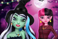 Ga naar Monster High en kleed personages in griezelige, modieuze outfits