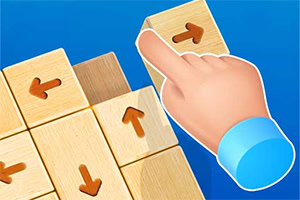 Hand met blauwe mouw die een houten blokje met pijl op een schuifpuzzel plaatst